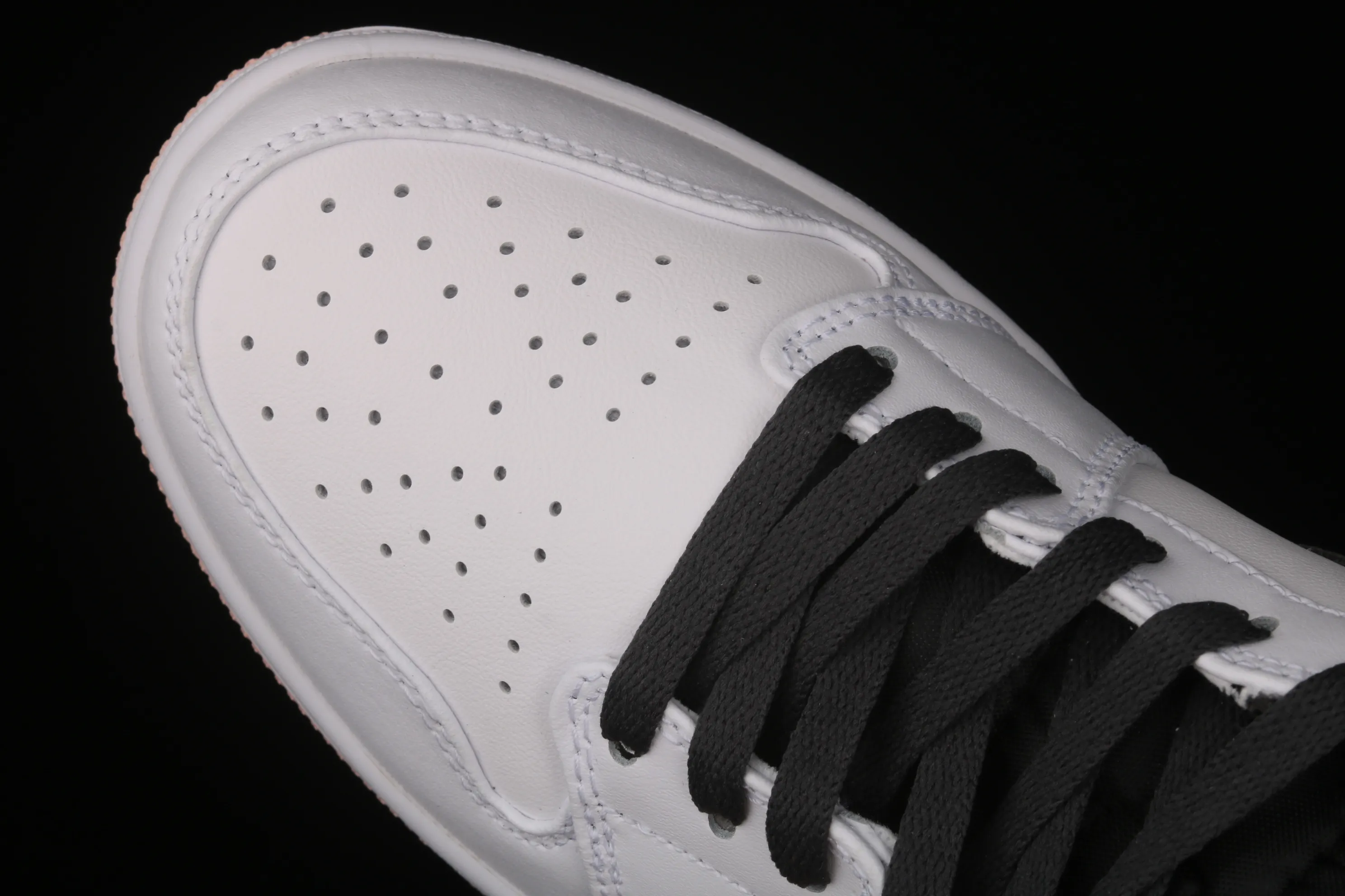 All categories Air Jordan Jordan series basketball shoes Air Jordan 1 Mid Air Jordan 1 Mid AJ1 Joe 1 white and black cherry blossom powder Zhongbang basketball shoes 554725-180